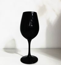 Alle Weine werden aus schwarzen Weingl&auml;sern verkostet